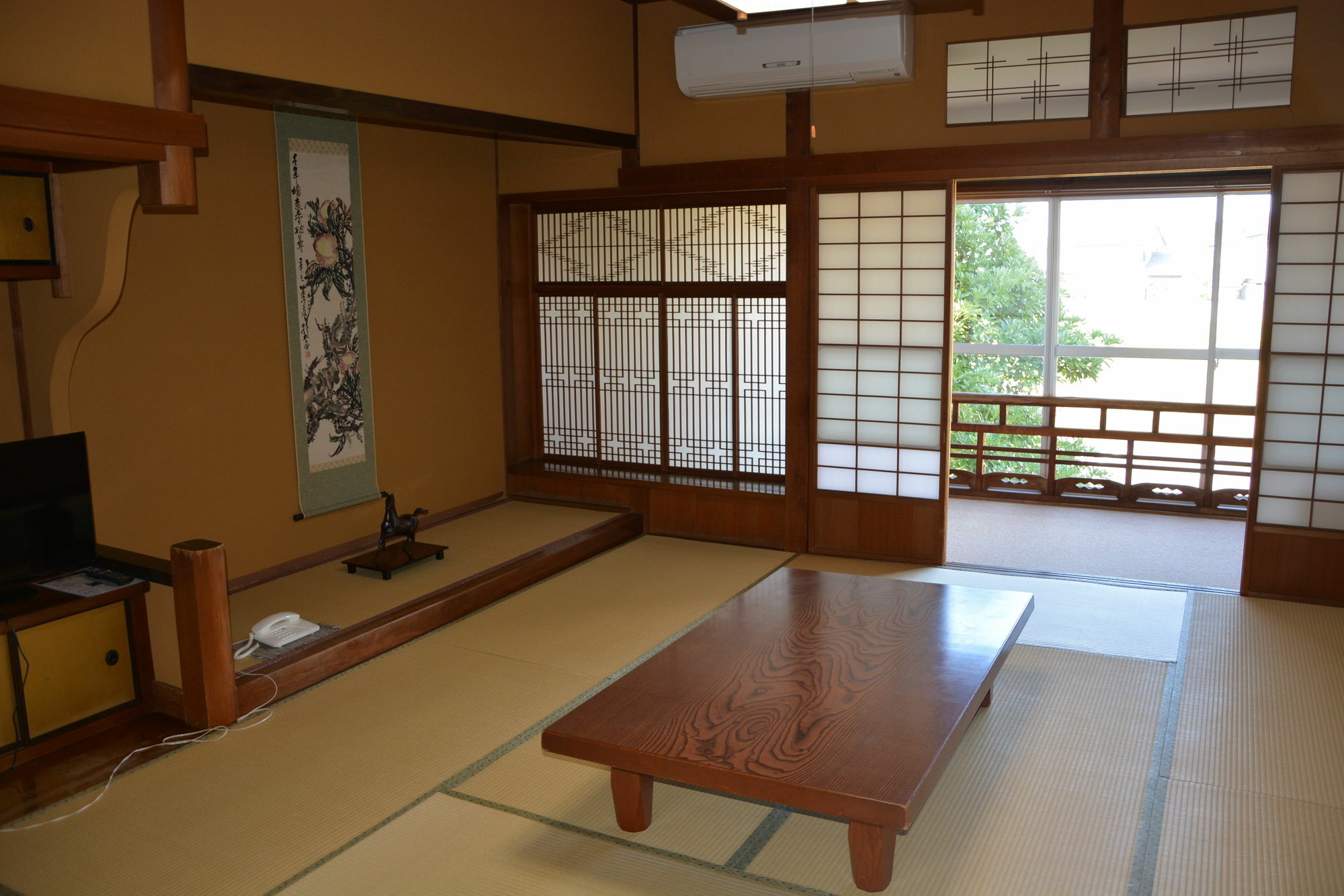 Katsuzakikan Tsubata Esterno foto